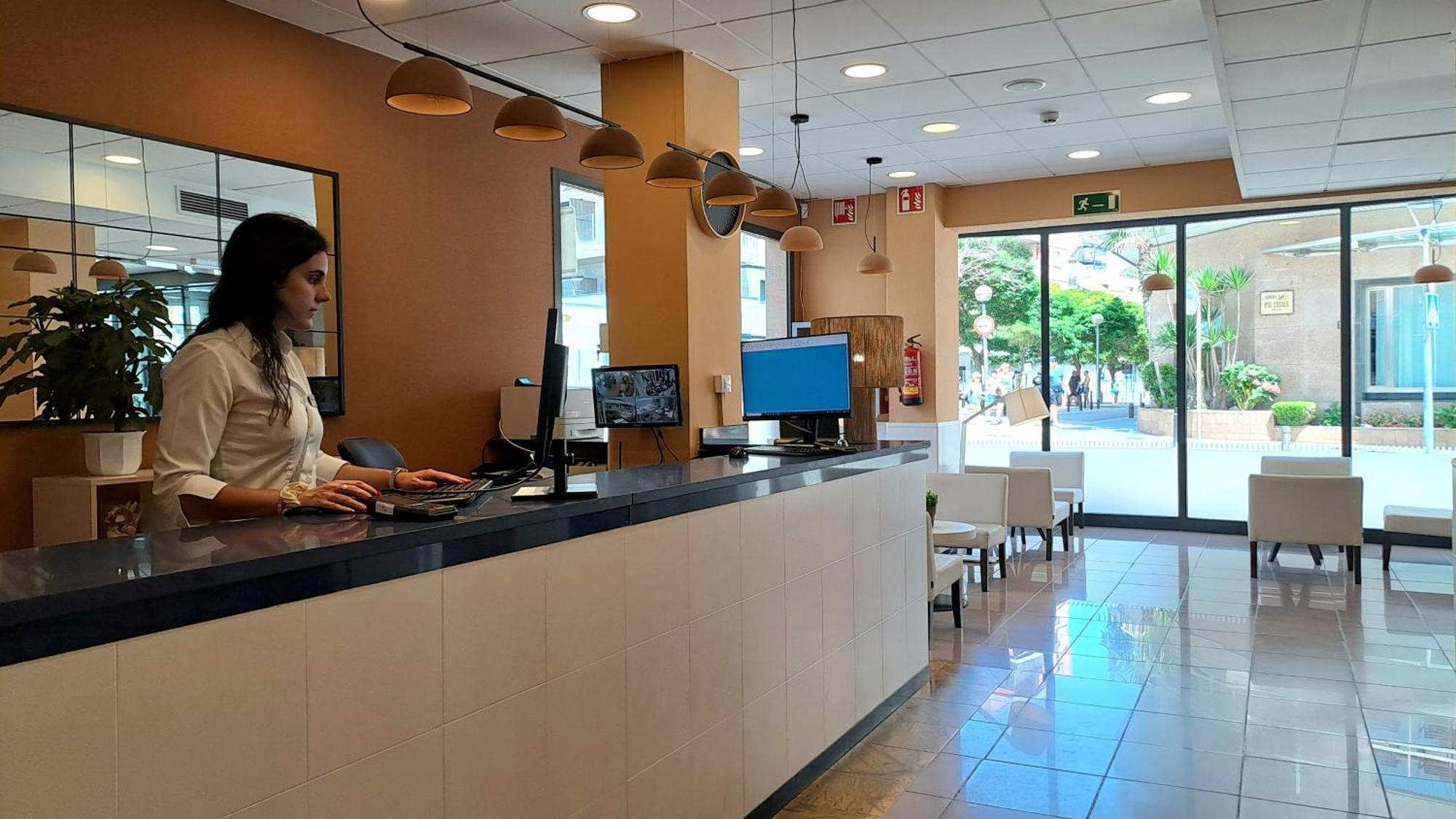 罗萨马马里蒂姆酒店 滨海略雷特 外观 照片